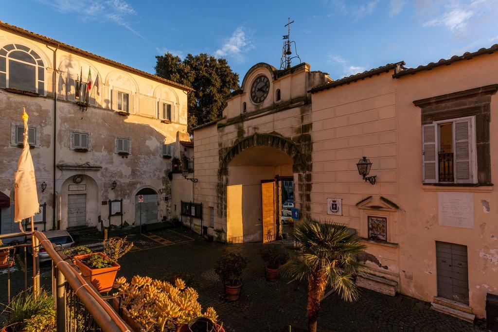 Domus Angularia Hotel Anguillara Sabazia Bagian luar foto