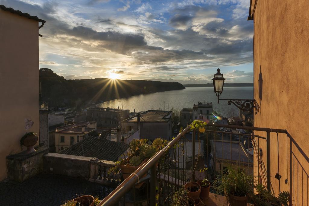 Domus Angularia Hotel Anguillara Sabazia Bagian luar foto